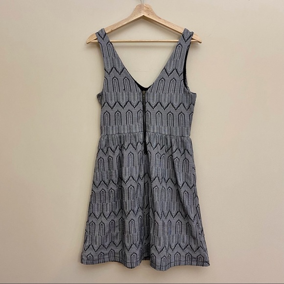 LUCKY BRAND Sleeveless V-Neck Fit-And-Flare Mini Dress Women's Small - Picture 4 of 12